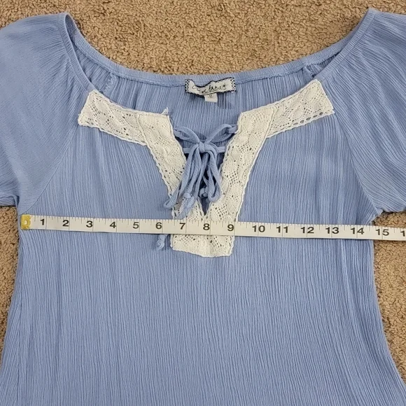 Crave Fame off the shoulder top - Picture 4 of 7